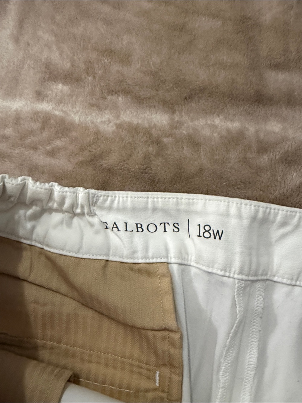 Talbots White Scallop-Hem Bermuda Shorts NWOT - Picture 2 of 10